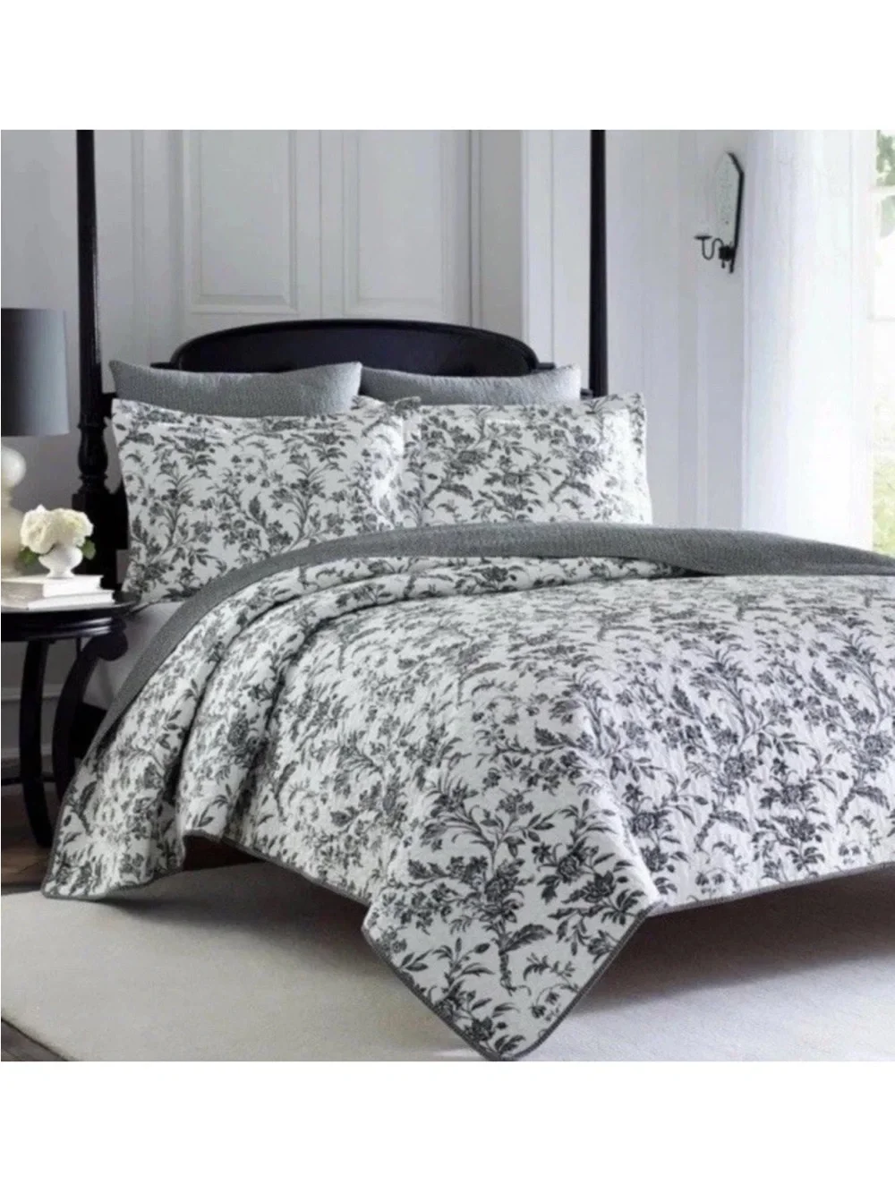 Laura Ashley Full/Queen Amberley Black & White Floral 3pc Reversible Quilt Set